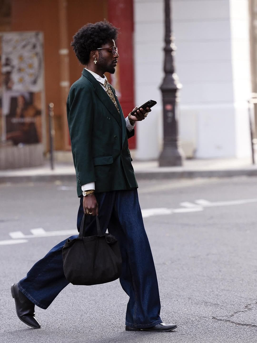 This understands tailoring,
not quiet luxury.