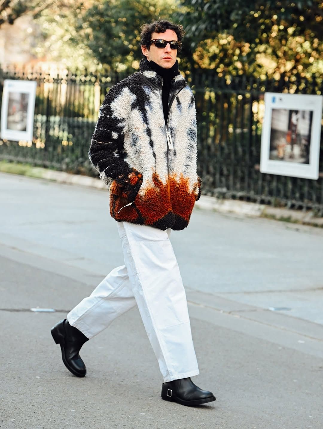 The jacket gets the spotlight.
Everything else clears out.