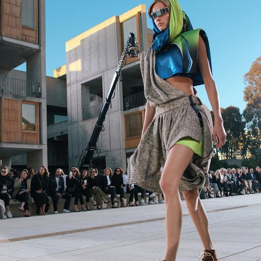 Ein Look mit Kleidung der Kategorie „Gürtel“